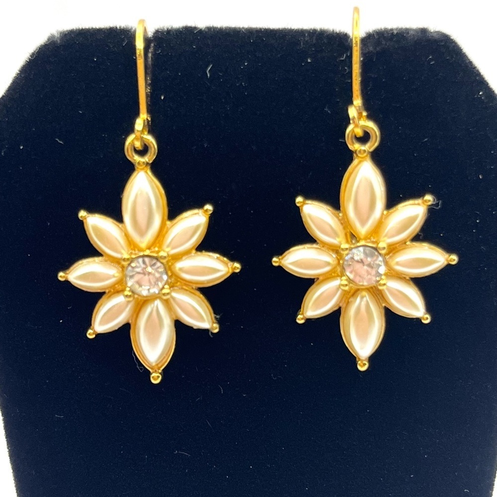 Joan River's Vintage Gold Tone Pearl And Rhinestones Lever Back Earrings Floral